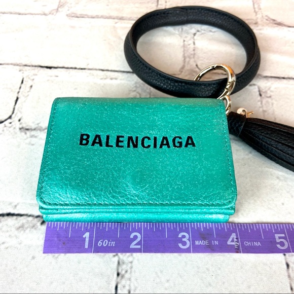 Balenciaga compact Wallet or wristlet in pearlescent green w/ bracelet keychain - Picture 14 of 15
